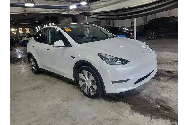 $28590 : Tesla Model Y 2023 AWD 4dr C image 2