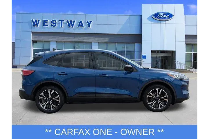 $20295 : Ford Escape 2022 SE 4dr SUV image 2
