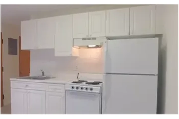 $1810 : Rental property with 0 bedro image 5