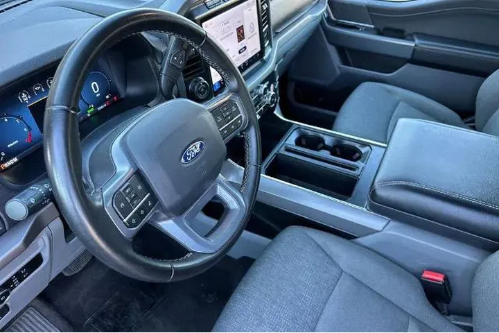 $37998 : Ford F-150 2024 4x4 XLT 4dr image 4