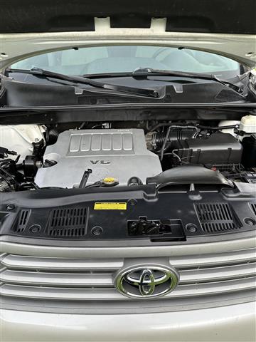 $7000 : Toyota highlighted 2010 image 2