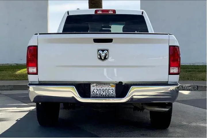 $22985 : Ram 1500 Classic 2021 4x2 Tr image 4