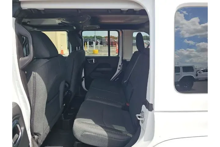 $35030 : Jeep Wrangler 2025 4x4 Backc image 7