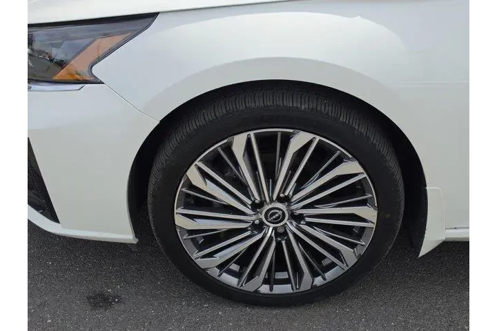 $25128 : Nissan Altima 2025 AWD 2.5 S image 7