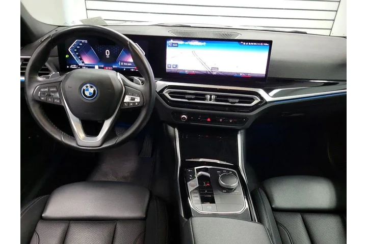 $28998 : BMW 3 Series 2023 330e 4dr S image 9