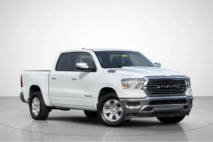 $29977 : Ram 1500 2024 4x2 Laramie 4d image 2