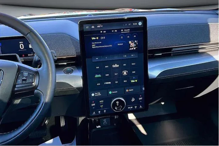 $28000 : Ford Mustang Mach-E 2023 AWD image 9