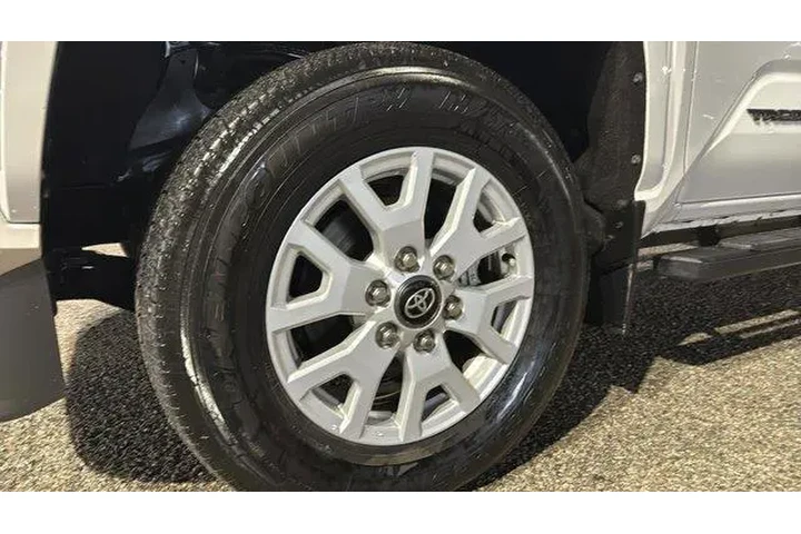 $36991 : Toyota Tacoma 2024 4x2 SR5 4 image 9