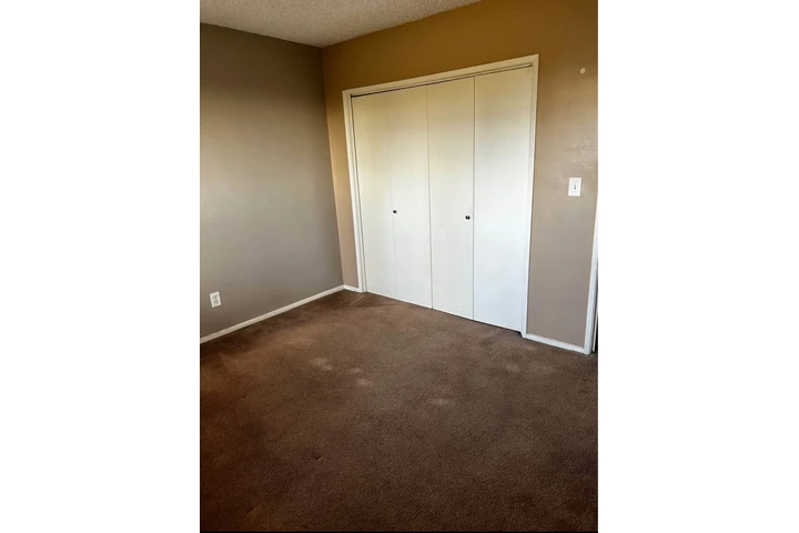 $900 : Se Renta Cuarto - Norwalk image 3