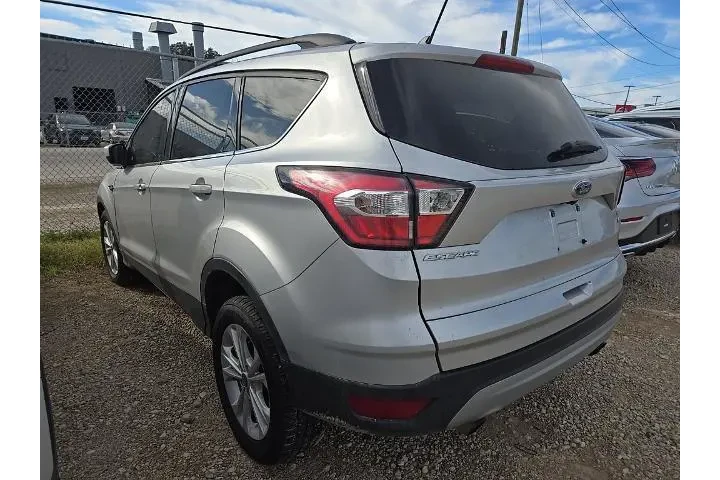 $13197 : Ford Escape 2018 SE 4dr SUV image 2