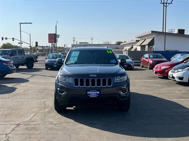 $16395 : 2016 Grand Cherokee Laredo image 3