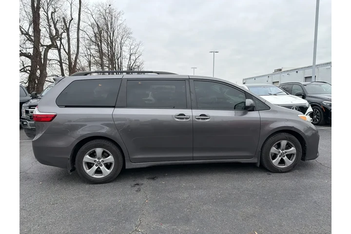 $23000 : Toyota Sienna 2019 LE 7-Pass image 2