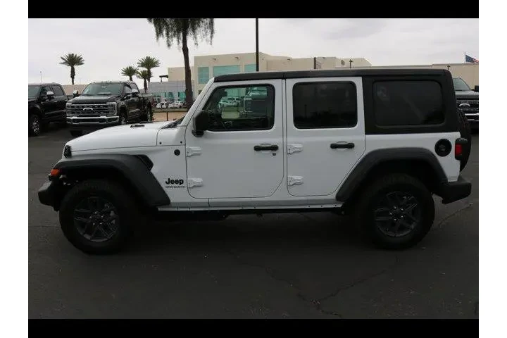 $36640 : Jeep Wrangler 2026 4x4 Willy image 8