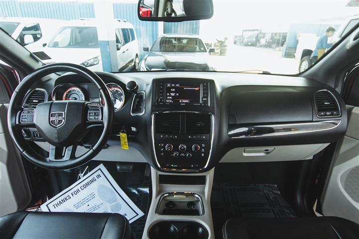 2019 Grand Caravan SXT image 6