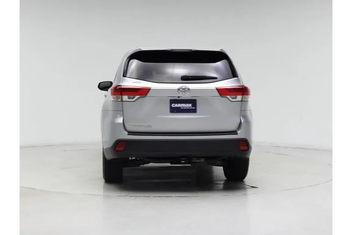 $19998 : Toyota Highlander 2019 LE 4d image 6