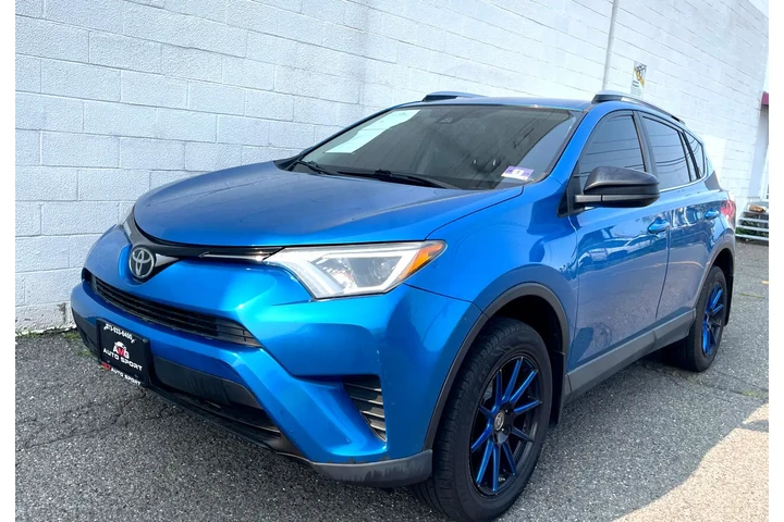 $14998 : 2017 RAV4 LE AWD (Natl) image 2