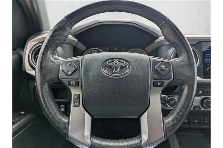 $29522 : Toyota Tacoma 2017 4x4 Limit image 10