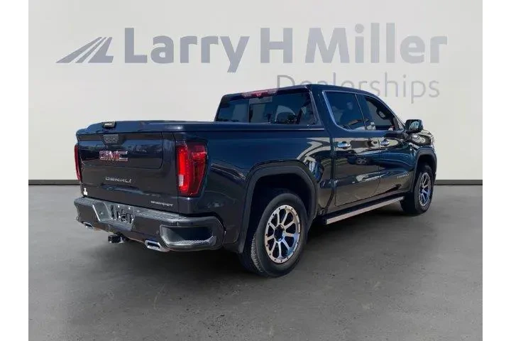 GMC Sierra 1500 2023 4x4 Den image 5