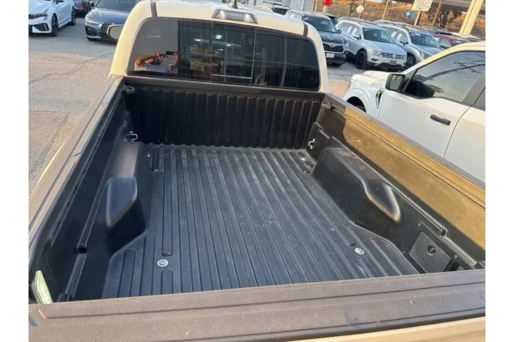 $38989 : Toyota Tacoma 2023 4x4 TRD S image 8