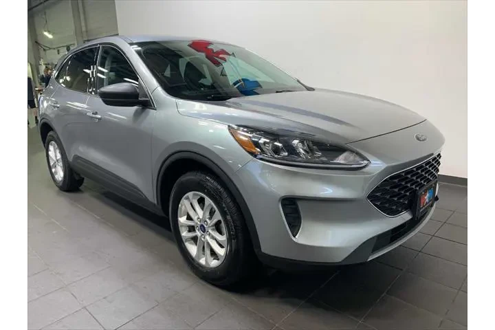 $23588 : Ford Escape 2022 AWD SE 4dr image 2