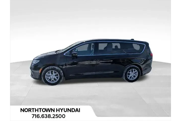 $28554 : Chrysler Pacifica 2024 Touri image 2