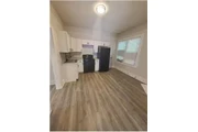 $1200 : Rental property with 1 bedro thumbnail