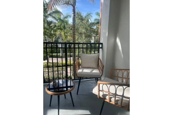 $925 : Habitación privada para mujer image 4
