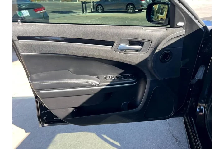 2021 300 S RWD image 10