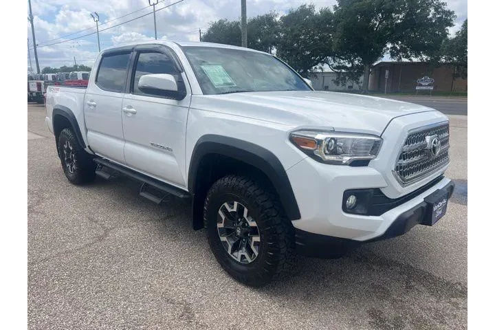 $26995 : Toyota Tacoma 2017 4x4 TRD P image 4