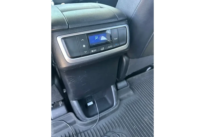 $27800 : Toyota Highlander 2019 XLE 4 image 7