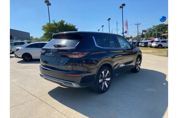 $25920 : Mitsubishi Outlander 2025 SE image 6