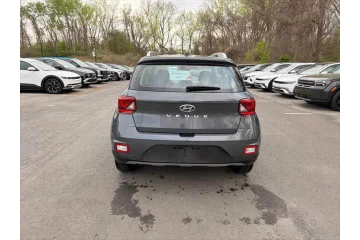 $19900 : Hyundai VENUE 2025 SEL 4dr C image 4