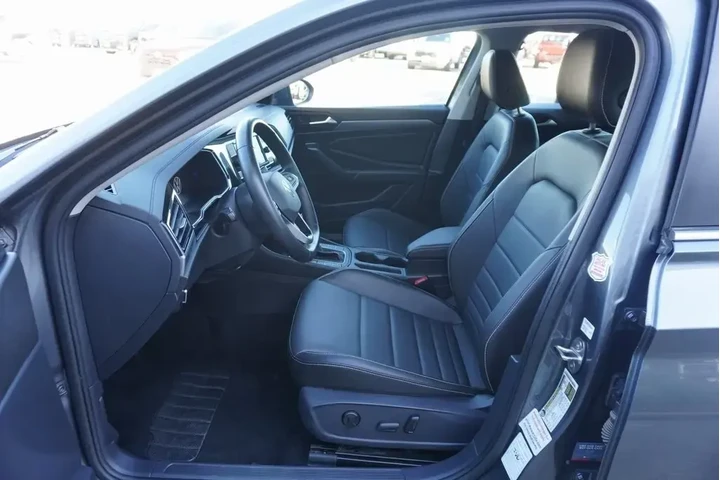 $20988 : Volkswagen Jetta 2024 SE 4dr image 7