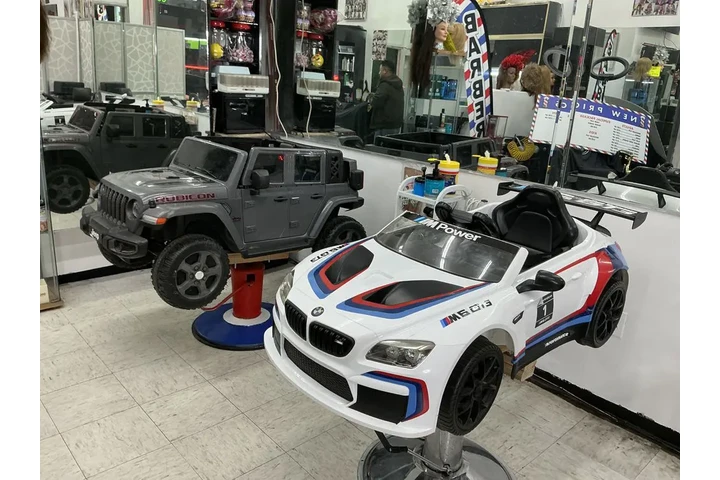 Barber & Beauty Salon image 4