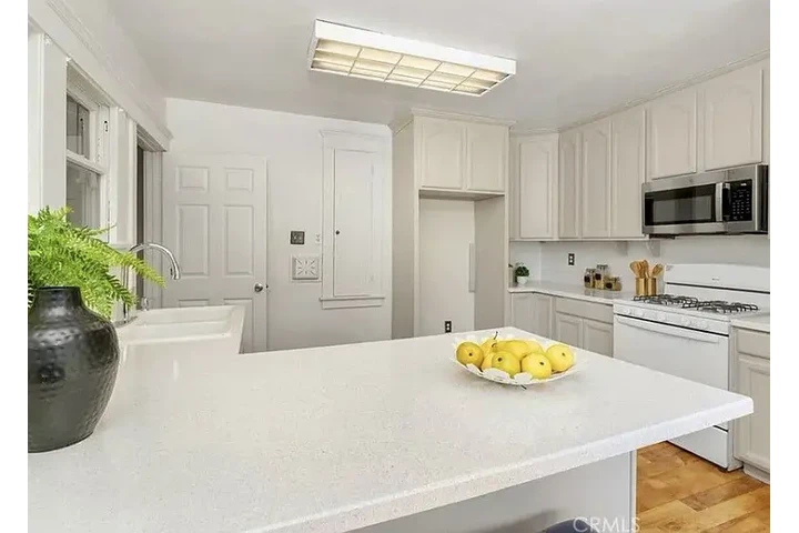 $2000 : HOUSE FOR RENT RIVERSIDE CA image 2