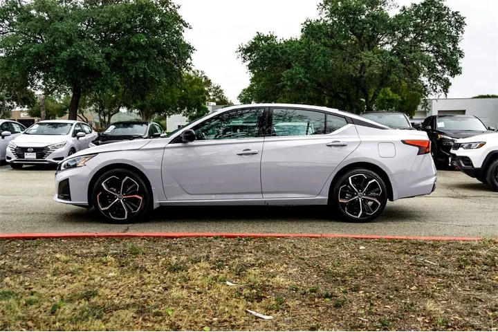$28999 : Nissan Altima 2025 AWD 2.5 S image 8