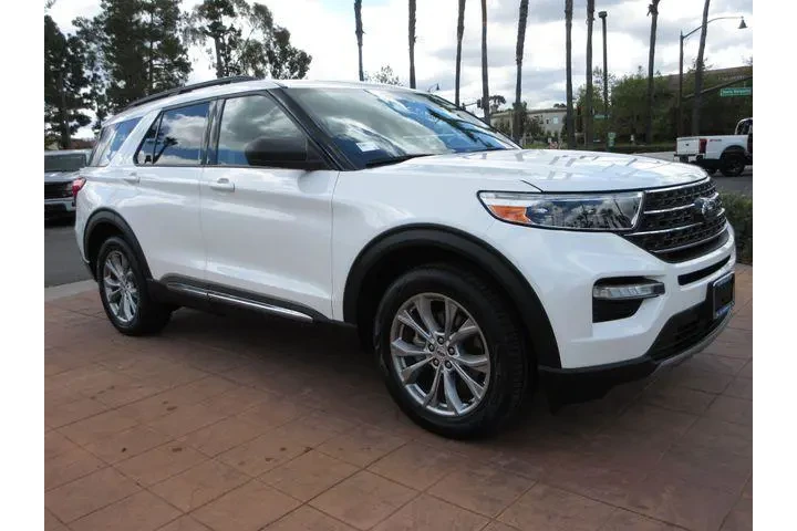 $28982 : Ford Explorer 2023 AWD XLT 4 image 7
