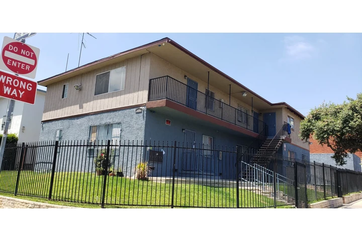 $1725 : Inglewood -Apt 1 Recamara image 1