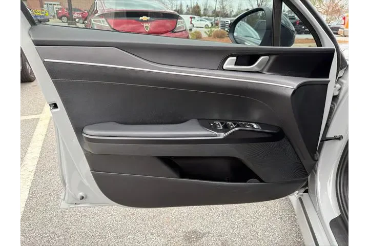 $20911 : Kia K5 2023 GT-Line 4dr Seda image 10