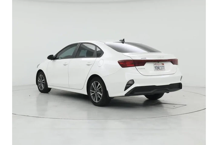 $18998 : Kia Forte 2023 LXS 4dr Sedan image 2