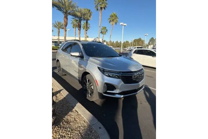 $24337 : Chevrolet Equinox 2022 RS 4d image 2