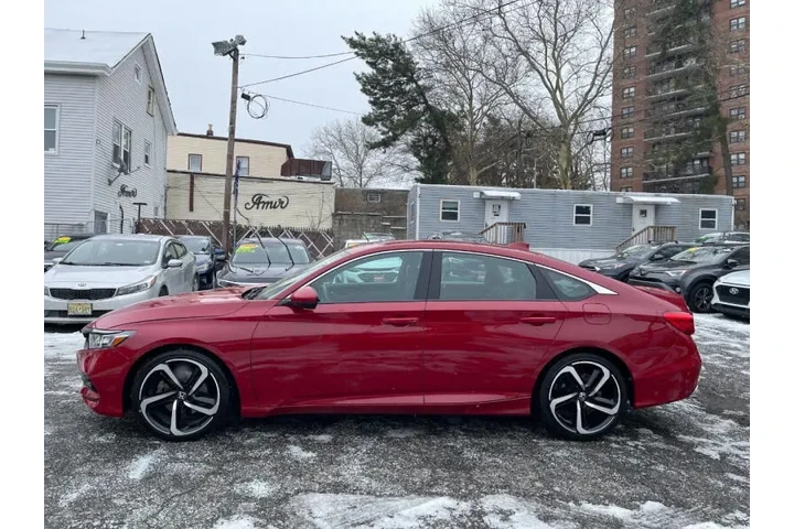 $2500 : Get this 2019 Honda Accord Spo image 5