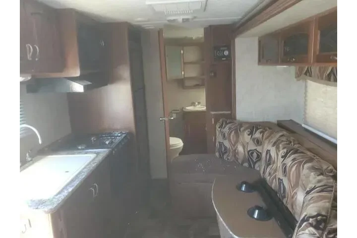 $9900 : 2015 Wildwood Tracer image 7