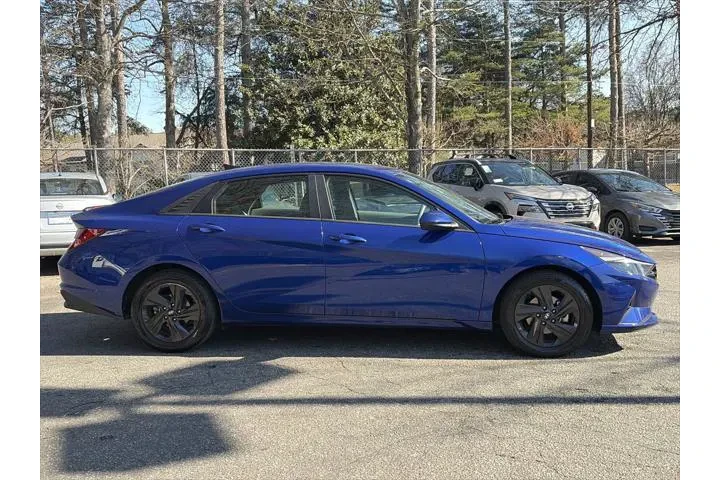 $15760 : Hyundai ELANTRA 2023 SEL 4dr image 5