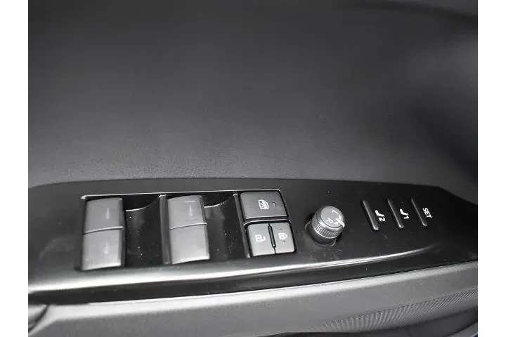 Toyota Camry 2025 LE 4dr Sed image 6