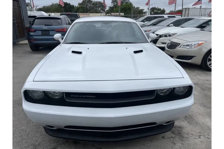 $9350 : 2014 Challenger SXT image 4