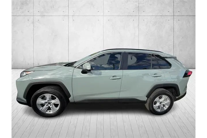 $22995 : Toyota RAV4 2021 XLE 4dr SUV image 2