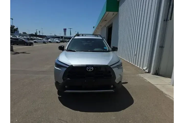 $36900 : Toyota Corolla Cross 2026 XL image 2
