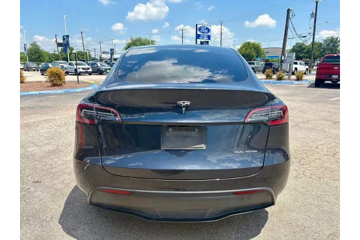 $30773 : Tesla Model Y 2024 AWD Long image 4