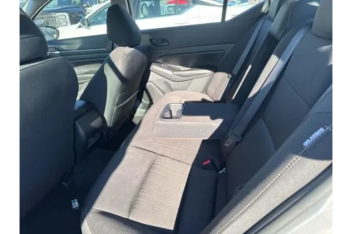 $20000 : Nissan Altima 2024 2.5 SV 4d image 10